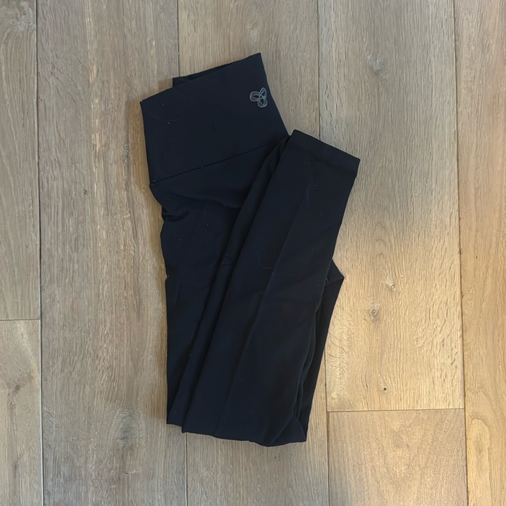 TNA leggings